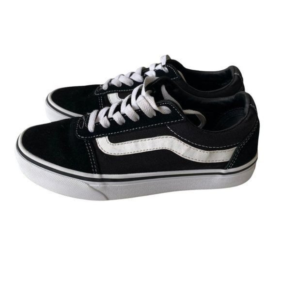 Vans Shoes - Women's Vans Classic Low Black And White Sneaker Size 6 Girls